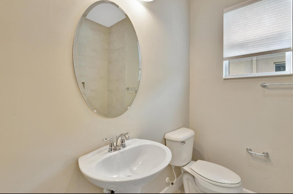 MEADOWS OF WESTLAKE - Residential Lease