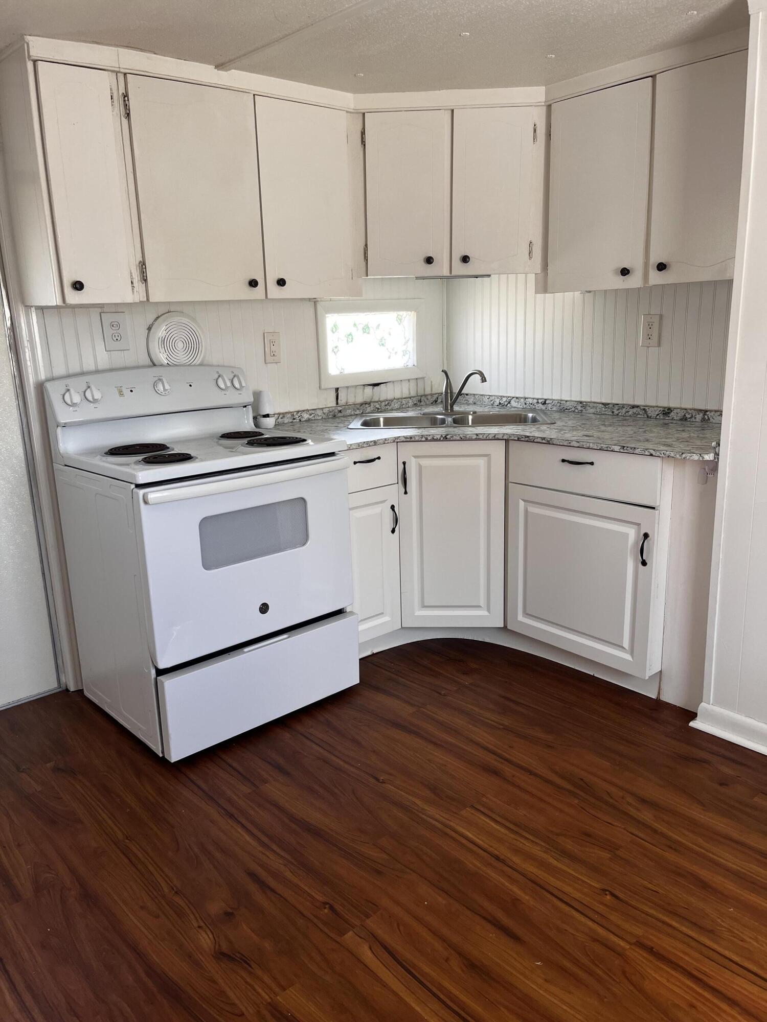CHARMIN COURT UNRECORDED - Residential Lease