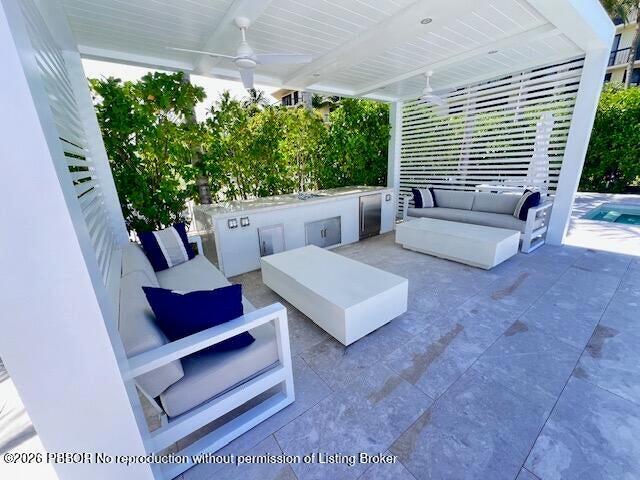 CARLYLE HOUSE CONDO - Residential