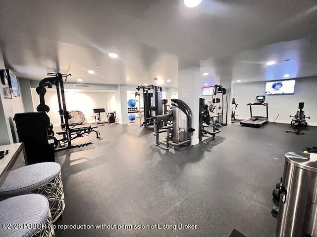 CARLYLE HOUSE CONDO - Residential