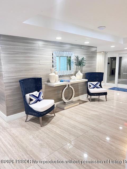 CARLYLE HOUSE CONDO - Residential