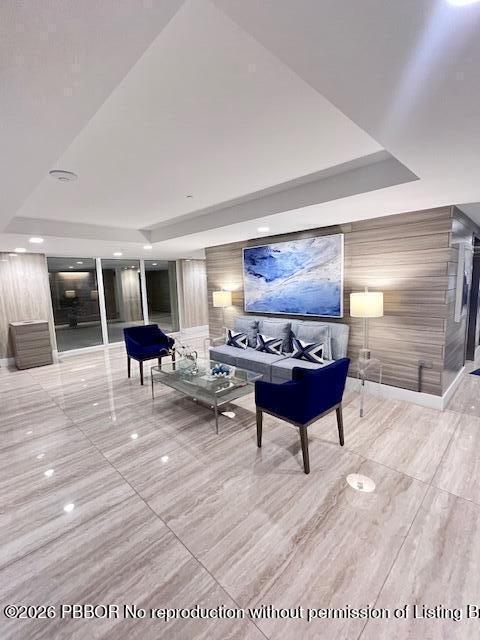 CARLYLE HOUSE CONDO - Residential