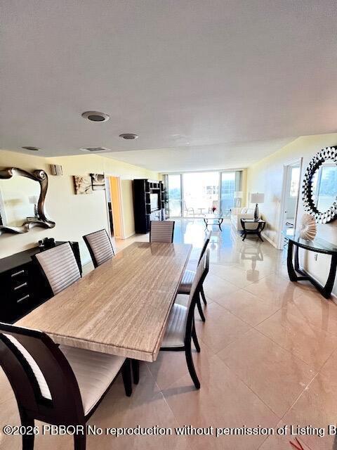 CARLYLE HOUSE CONDO - Residential
