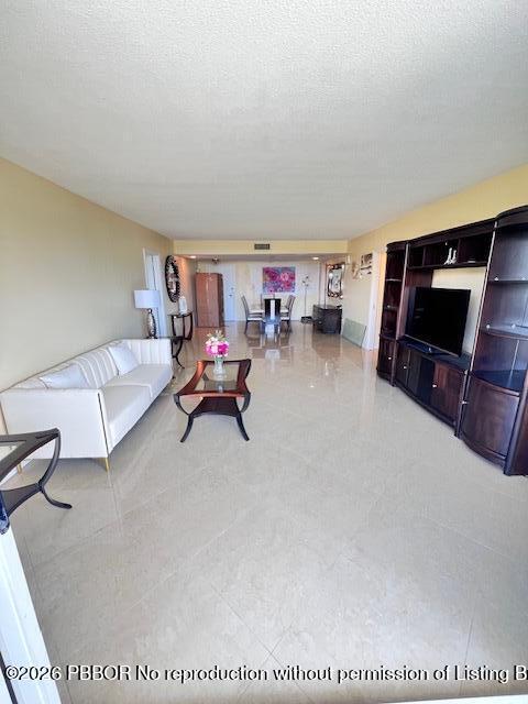 CARLYLE HOUSE CONDO - Residential