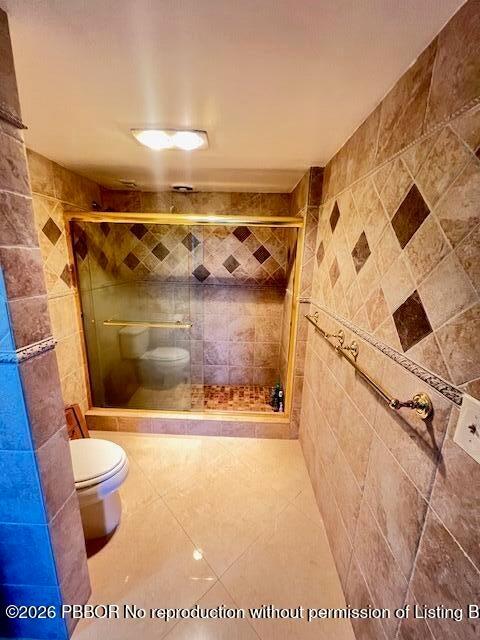 CARLYLE HOUSE CONDO - Residential