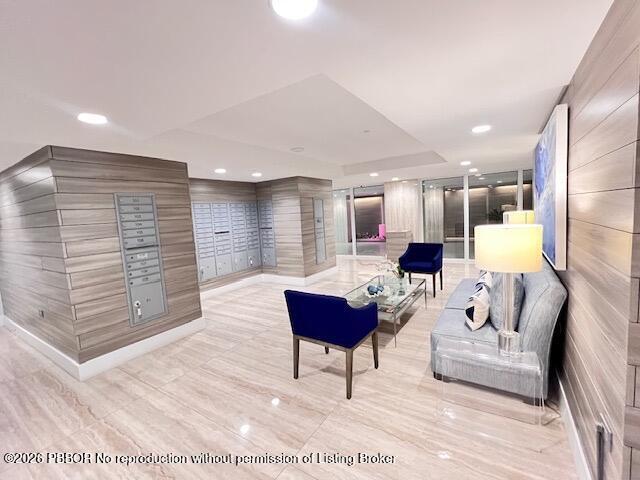 CARLYLE HOUSE CONDO - Residential