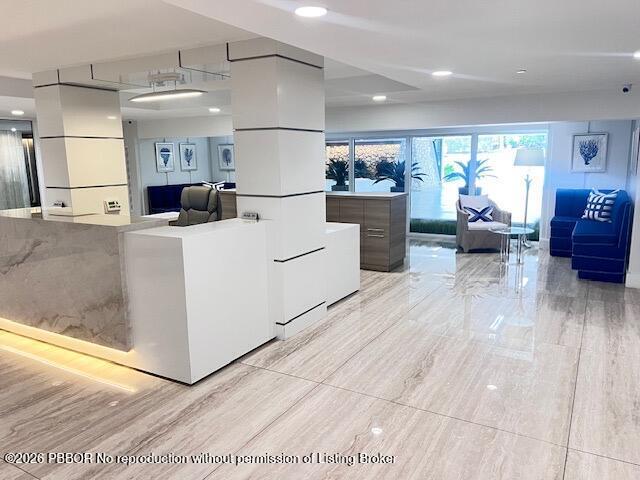 CARLYLE HOUSE CONDO - Residential
