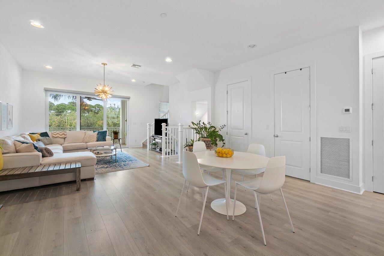 ALTON - Residential Lease