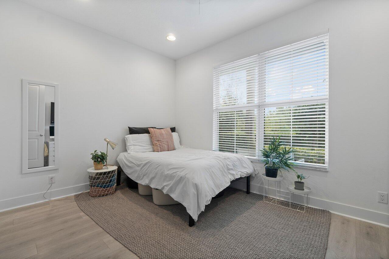 ALTON - Residential Lease