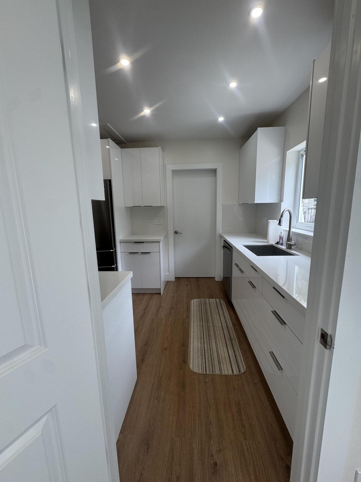 PLEASANT VILLAGE - Residential Lease