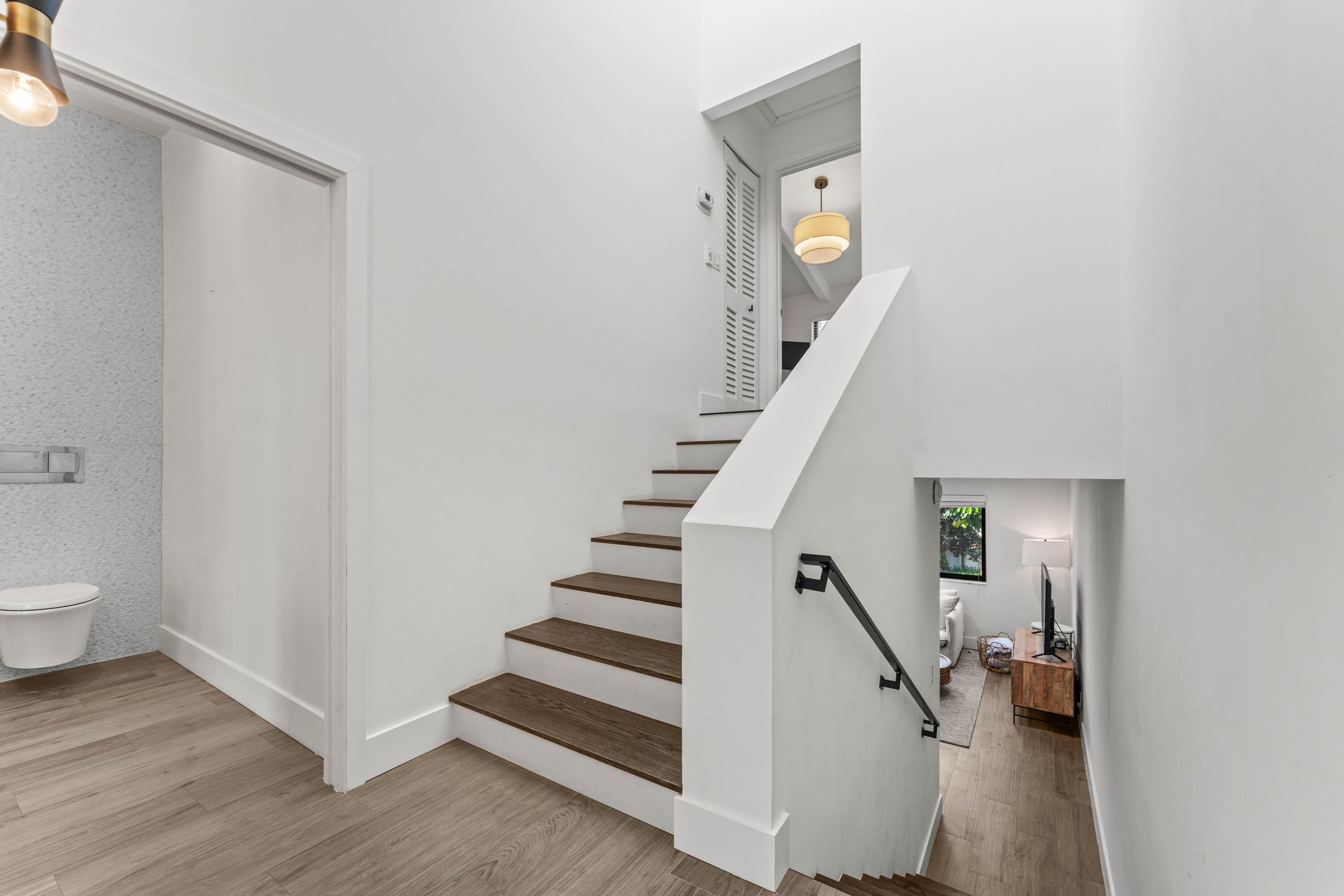 WINDEMERE HOUSE CONDO - Residential