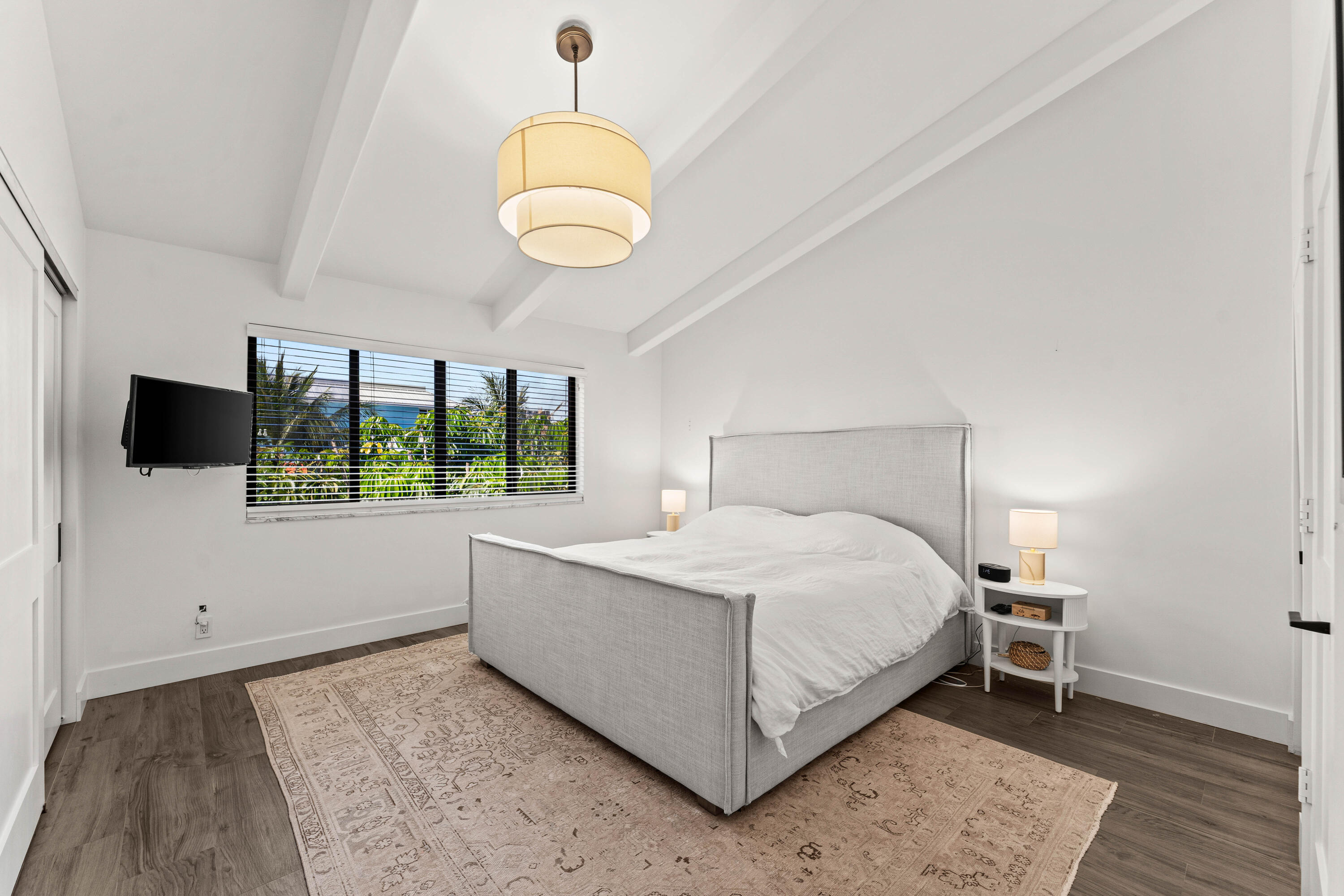 WINDEMERE HOUSE CONDO - Residential