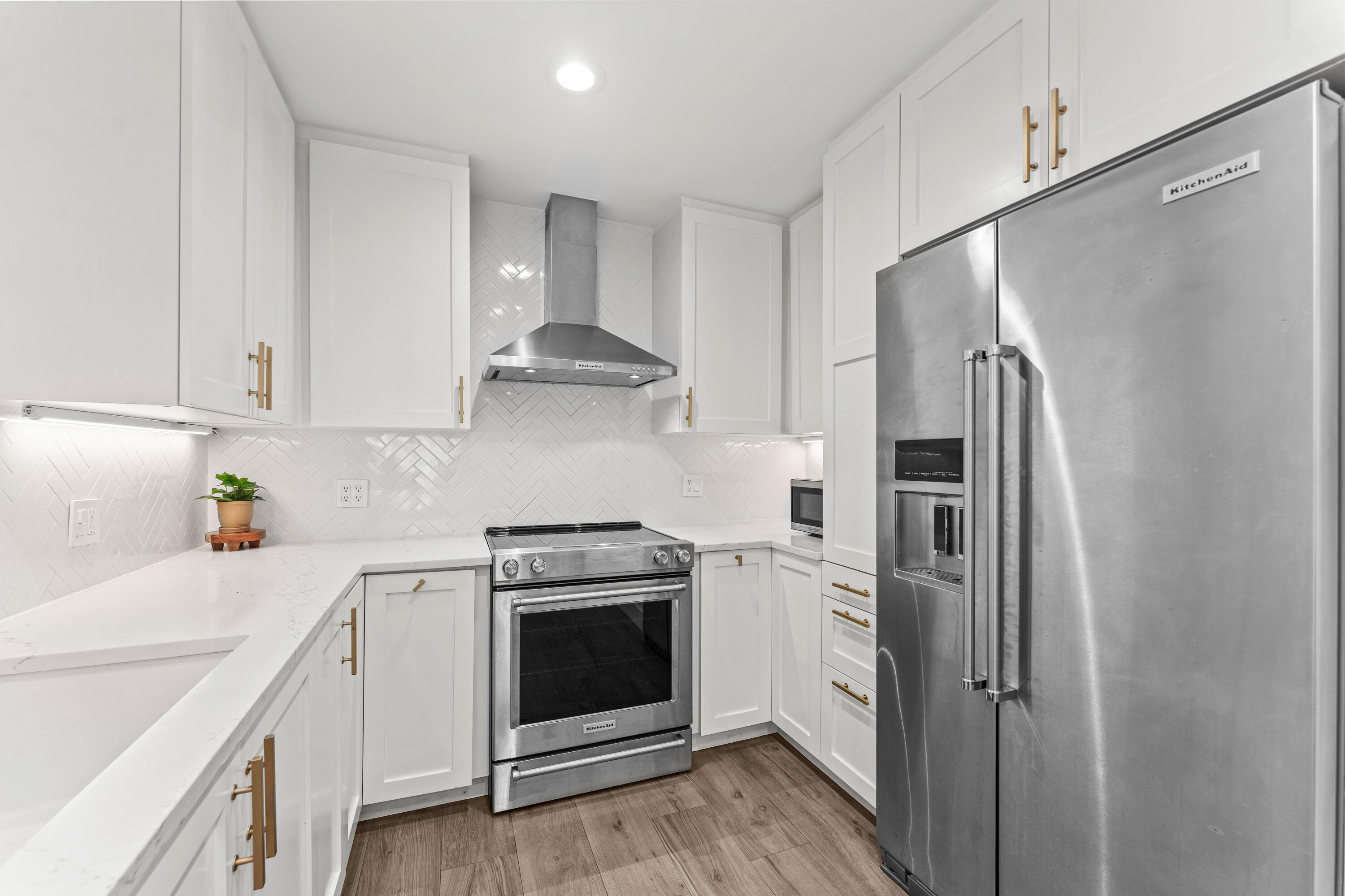 WINDEMERE HOUSE CONDO - Residential