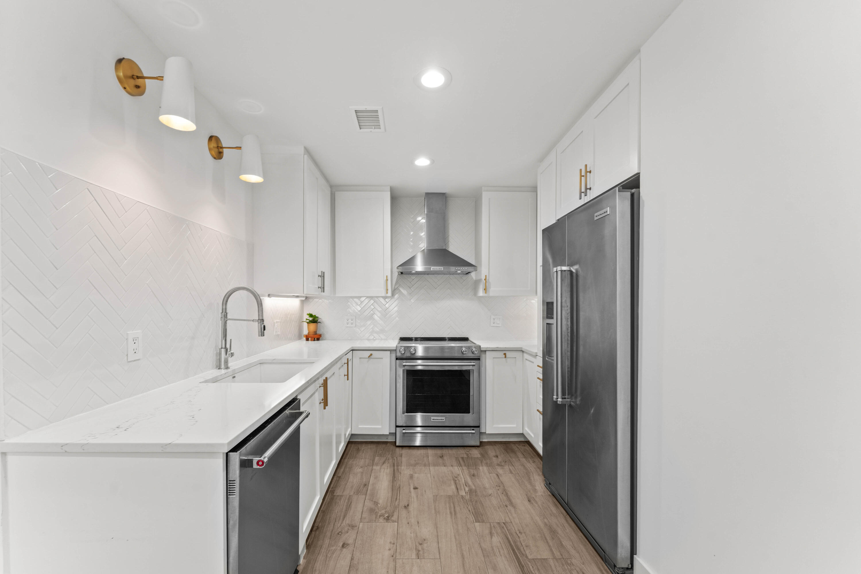 WINDEMERE HOUSE CONDO - Residential