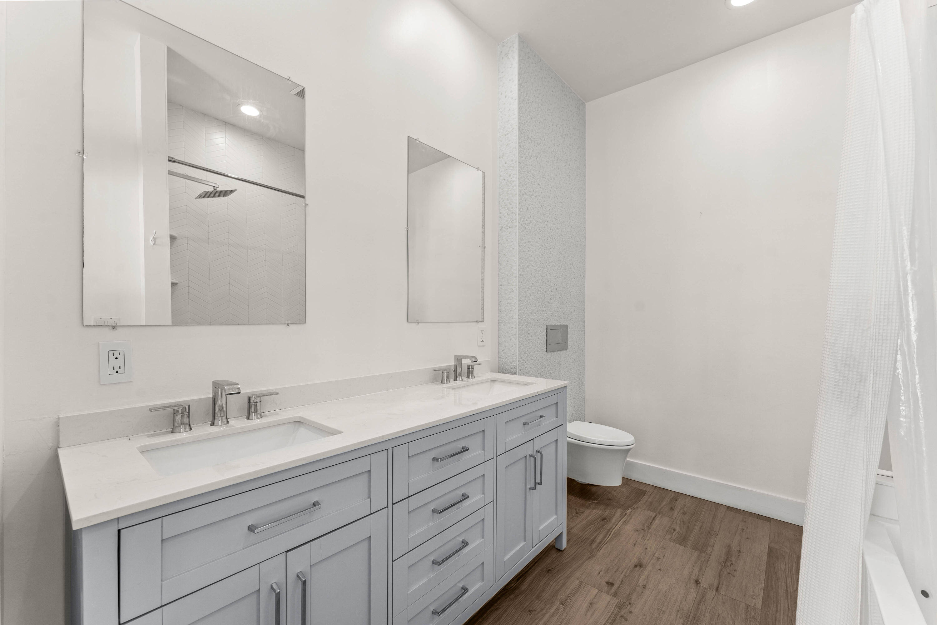 WINDEMERE HOUSE CONDO - Residential