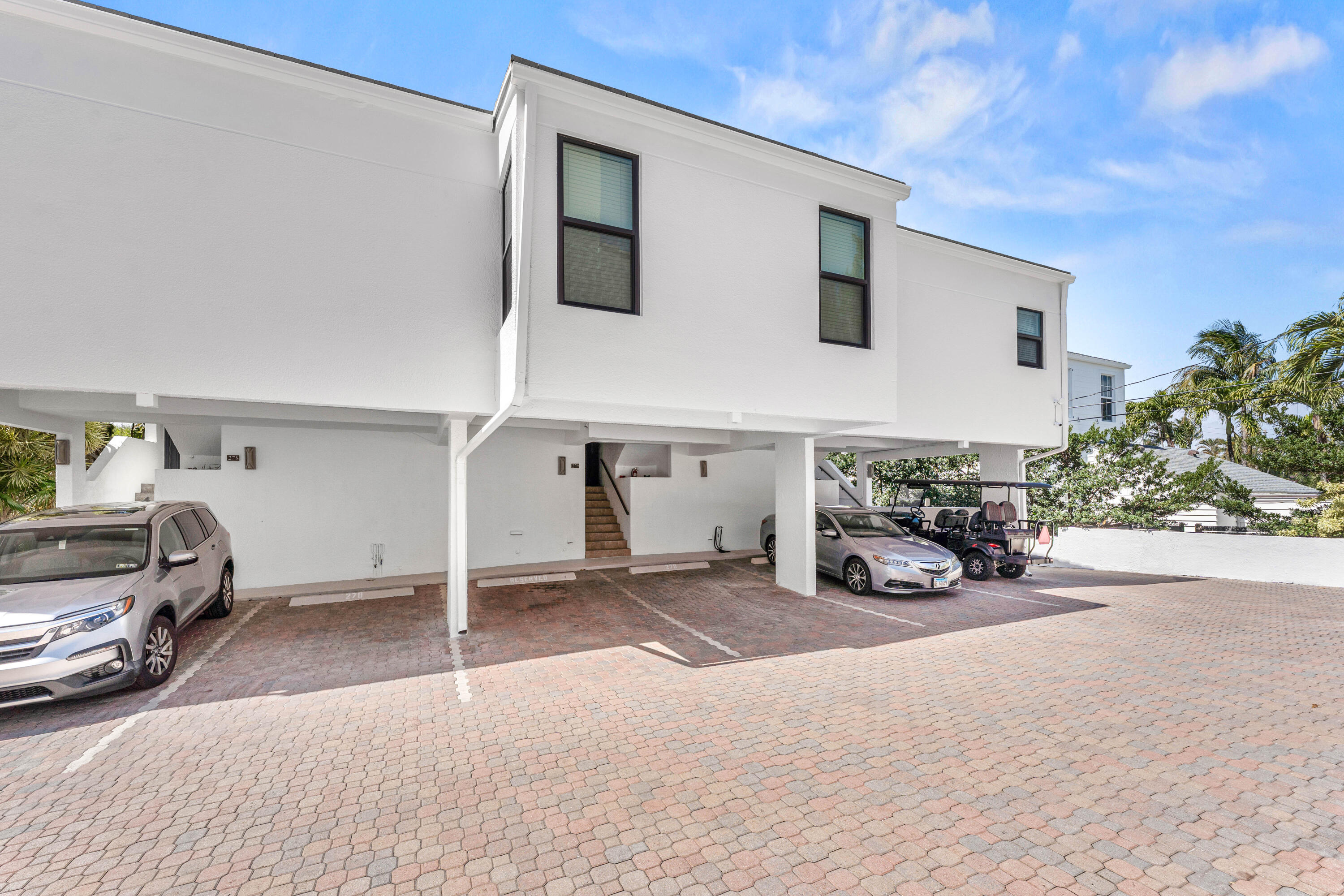 WINDEMERE HOUSE CONDO - Residential