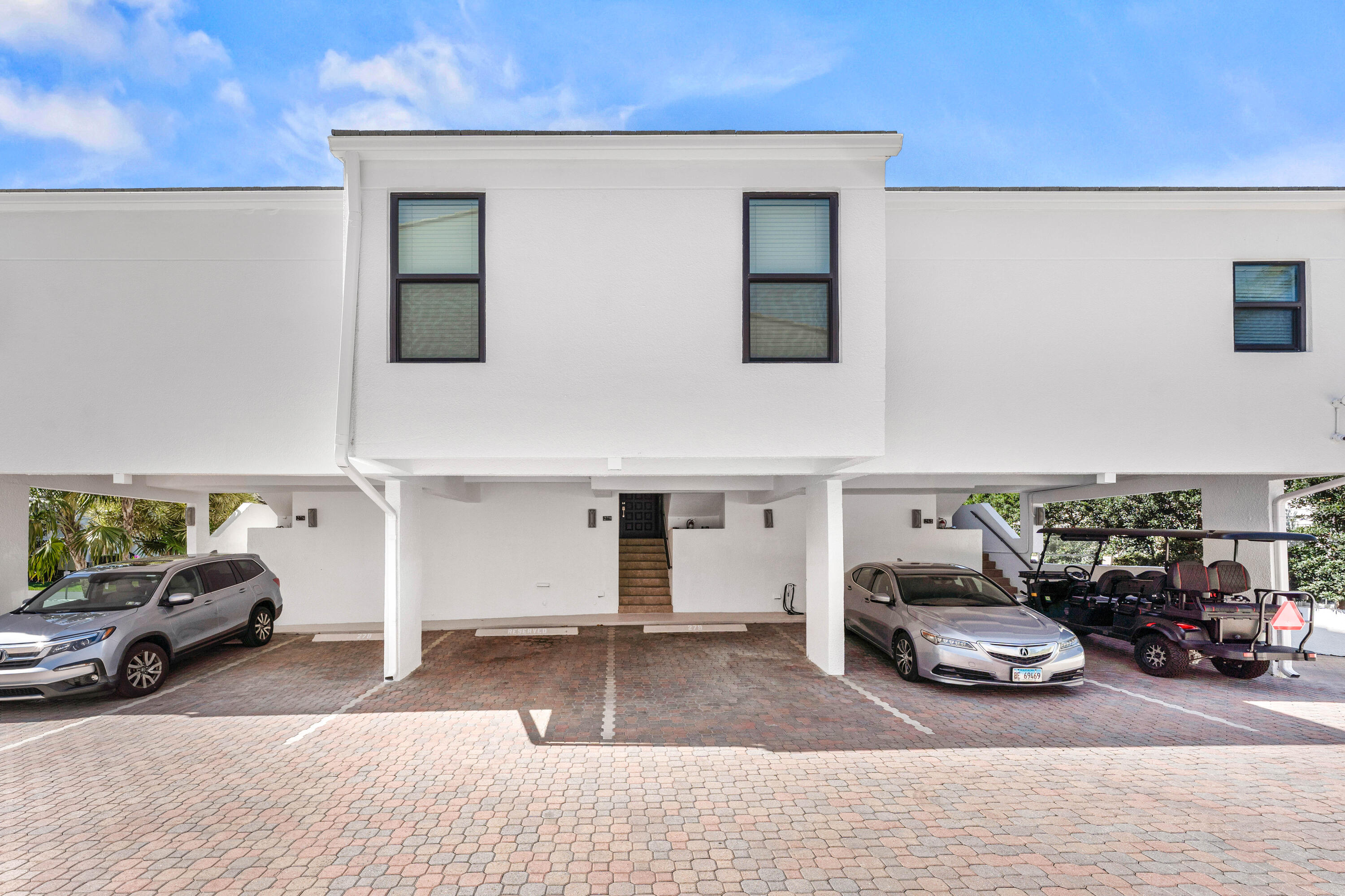 WINDEMERE HOUSE CONDO - Residential