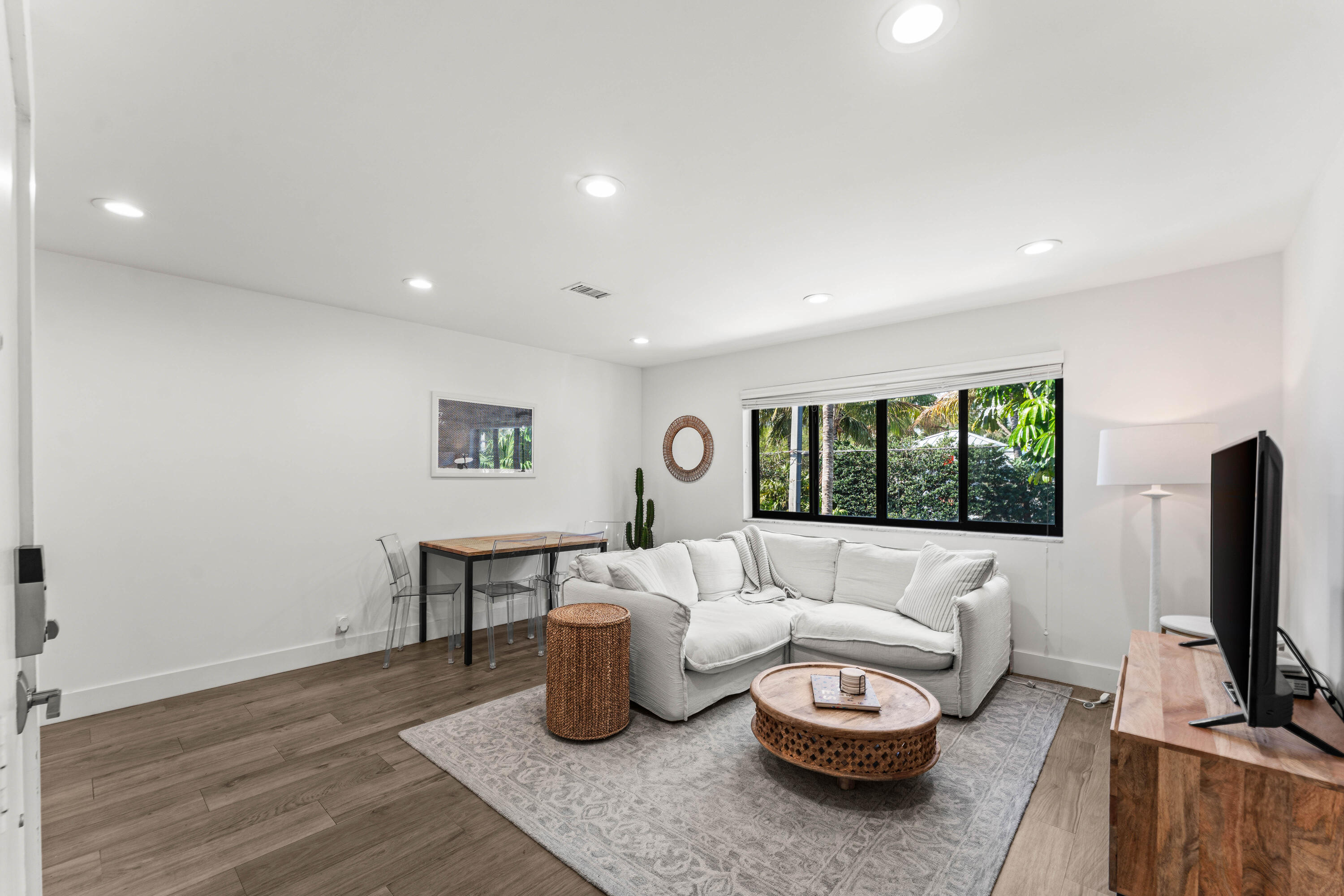 WINDEMERE HOUSE CONDO - Residential