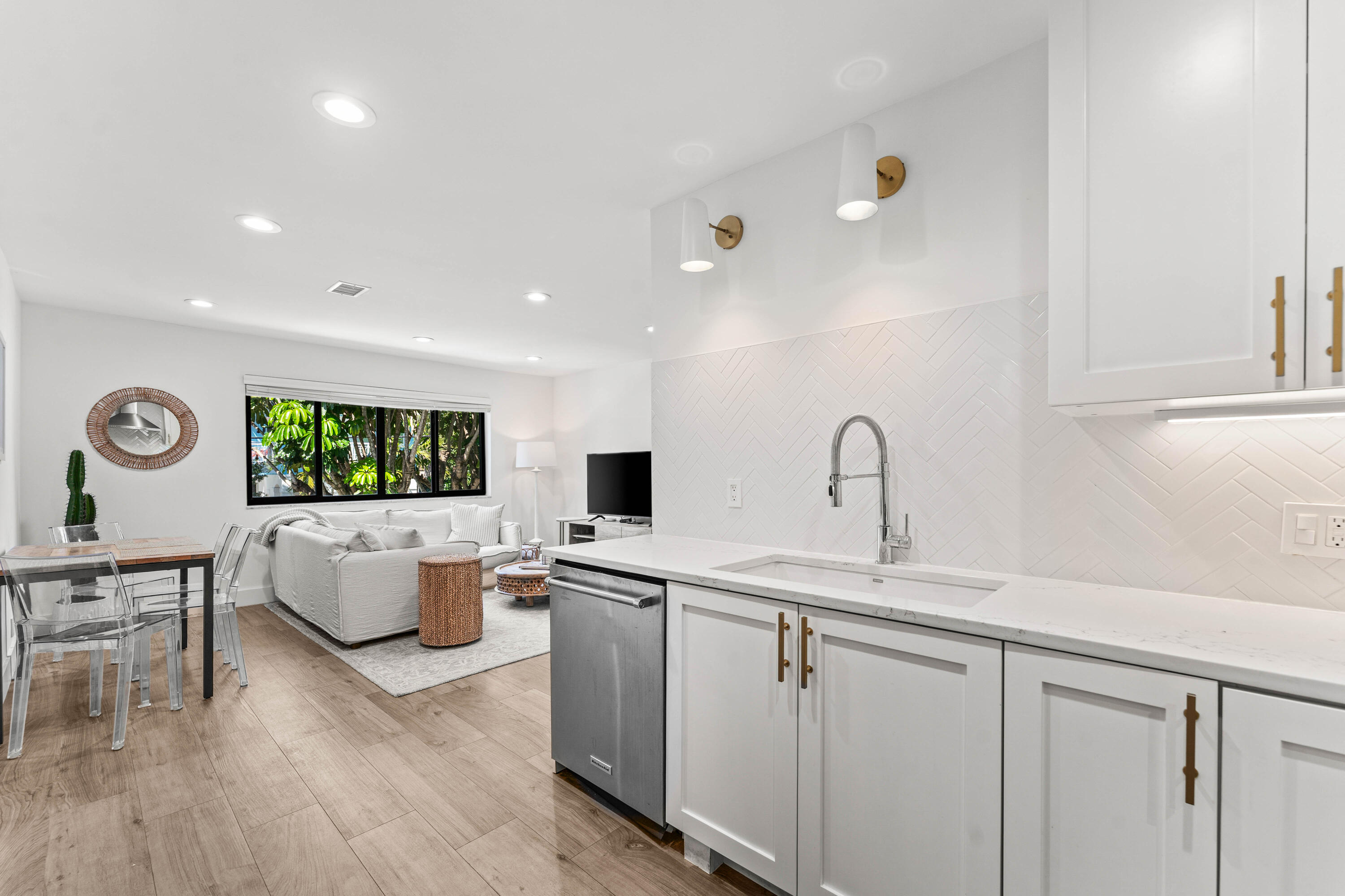 WINDEMERE HOUSE CONDO - Residential
