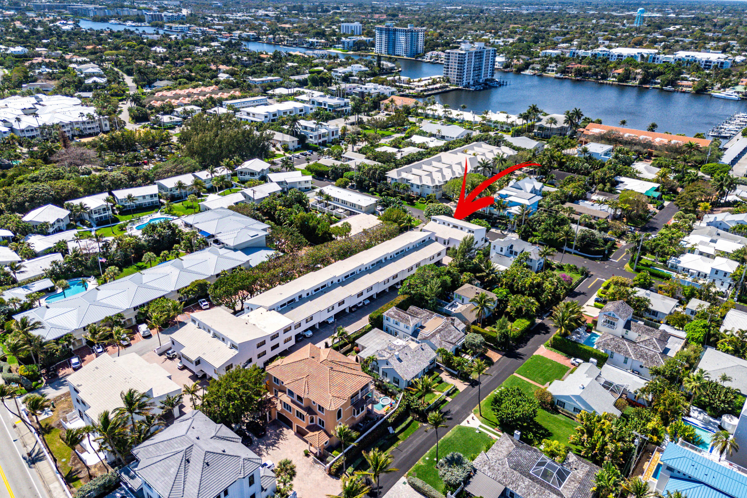 WINDEMERE HOUSE CONDO - Residential