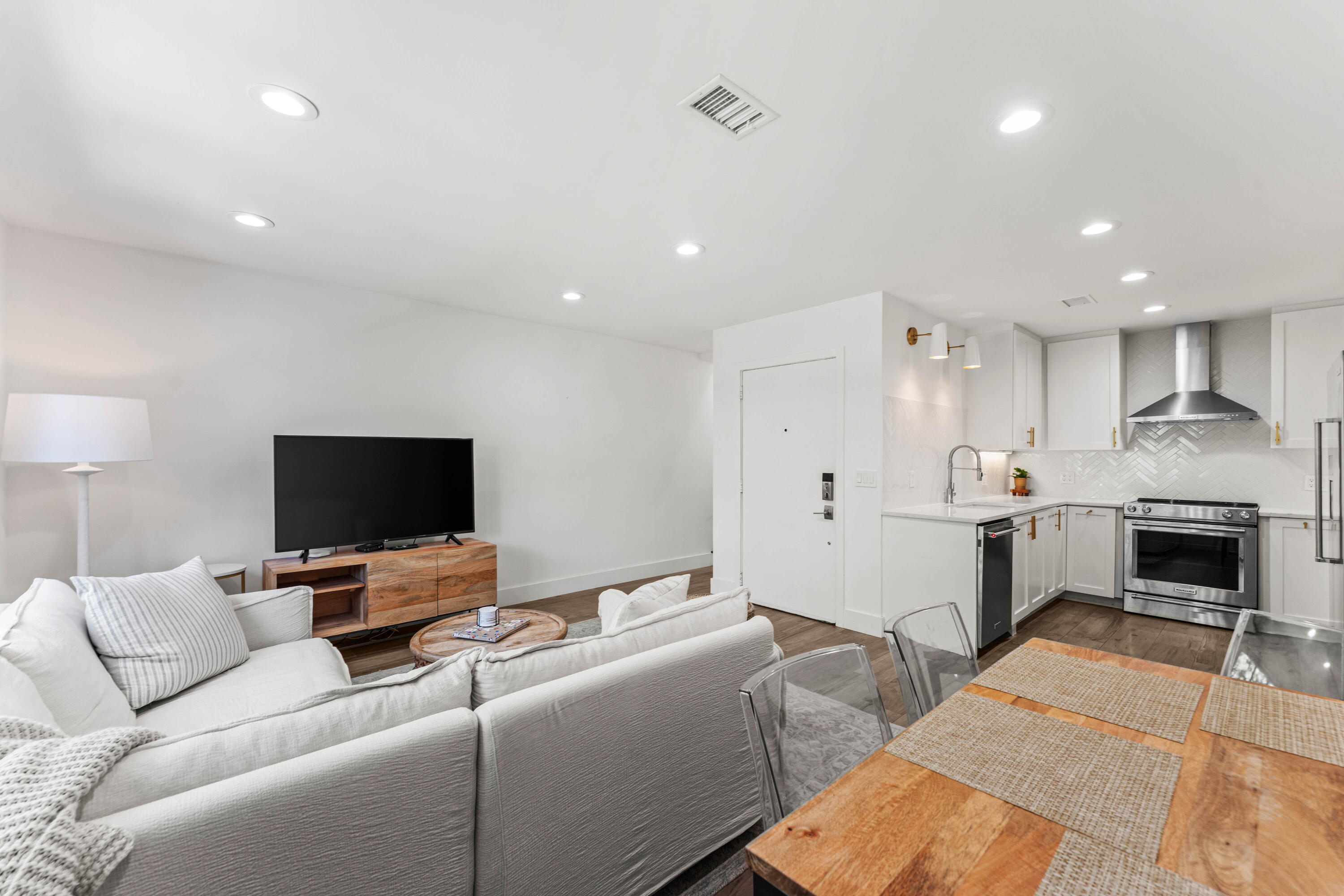 WINDEMERE HOUSE CONDO - Residential