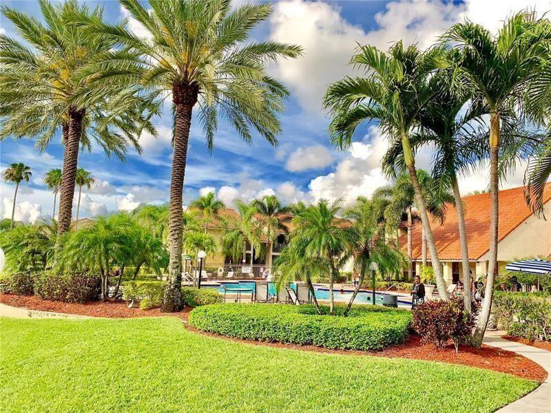 ROYAL POINCIANA CONDO - Residential Lease