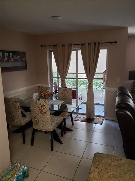 ROYAL POINCIANA CONDO - Residential Lease