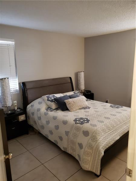 ROYAL POINCIANA CONDO - Residential Lease