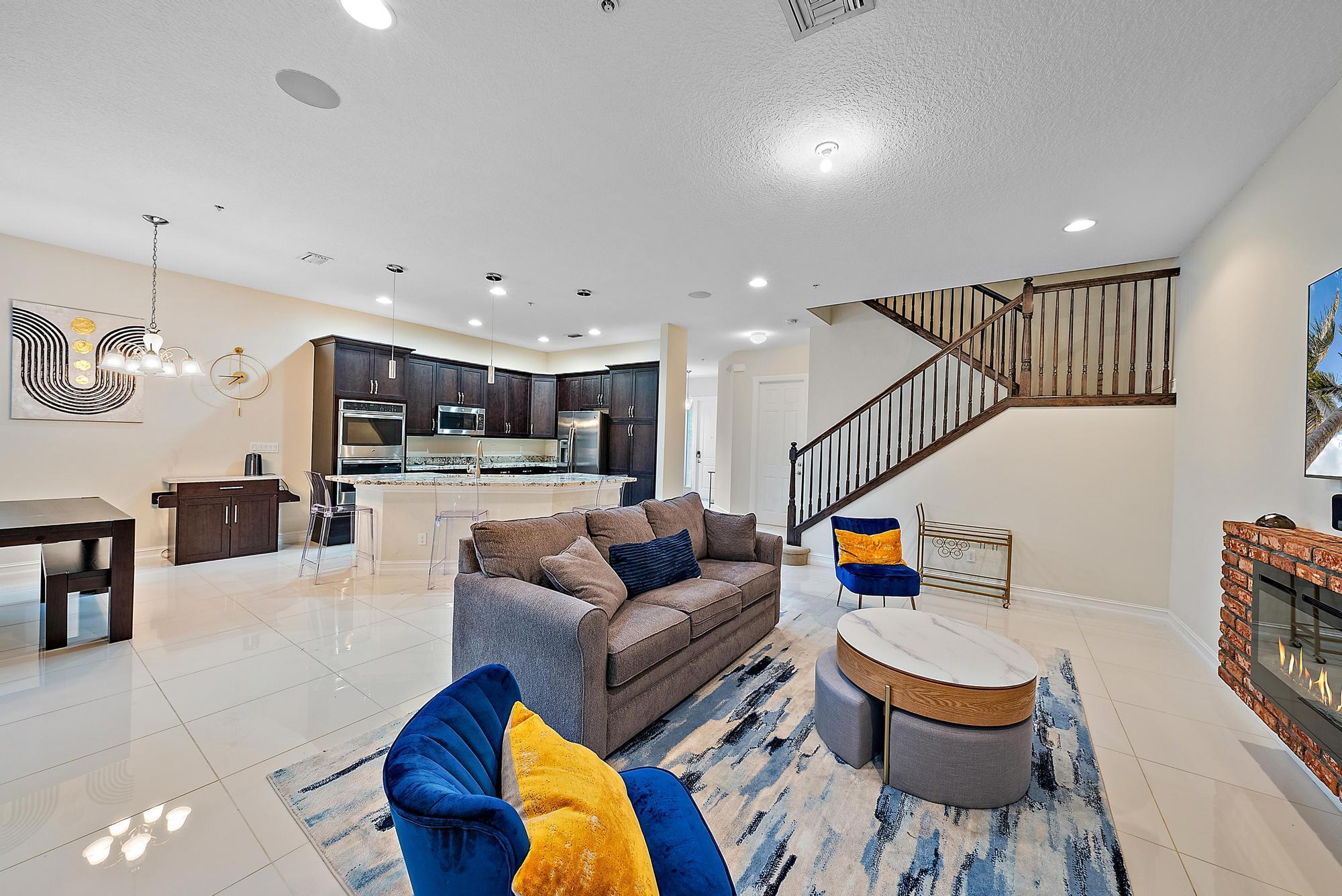 JUNO LANDING - Residential Lease