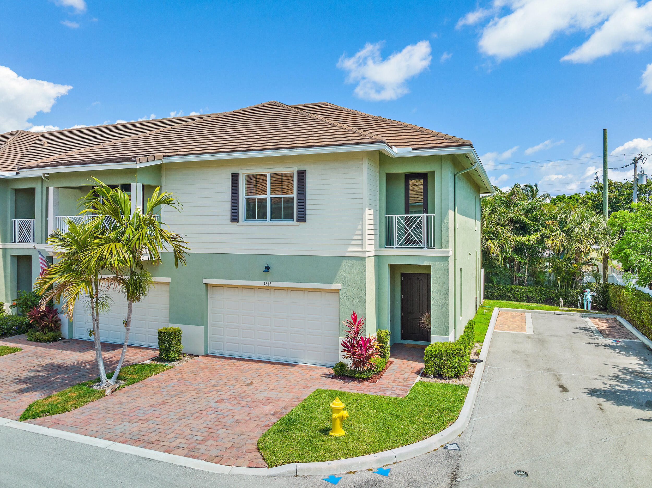 JUNO LANDING - Residential Lease