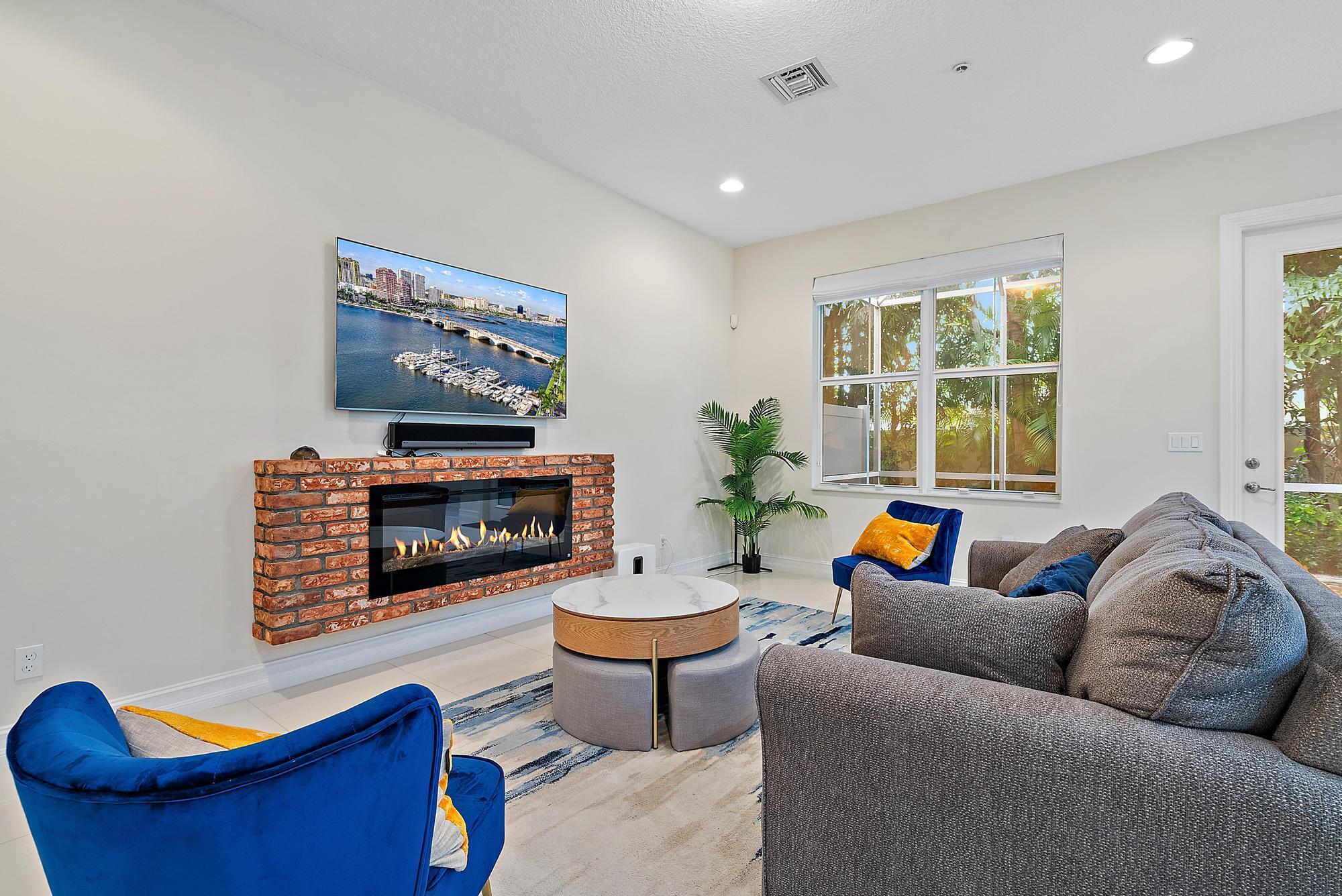 JUNO LANDING - Residential Lease