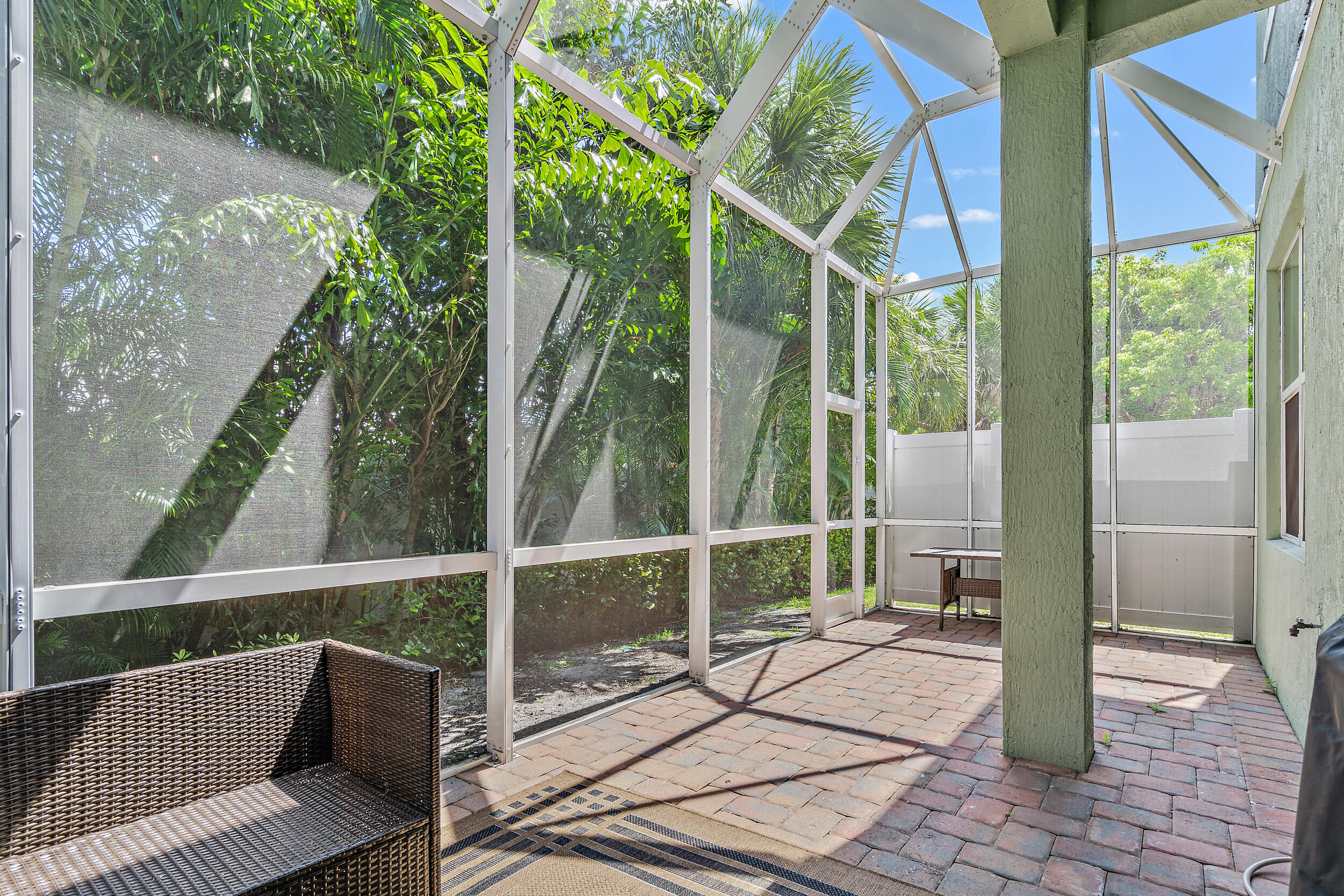 JUNO LANDING - Residential Lease
