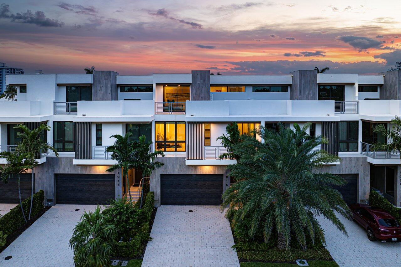CASUARINA TOWN HOMES - Residential