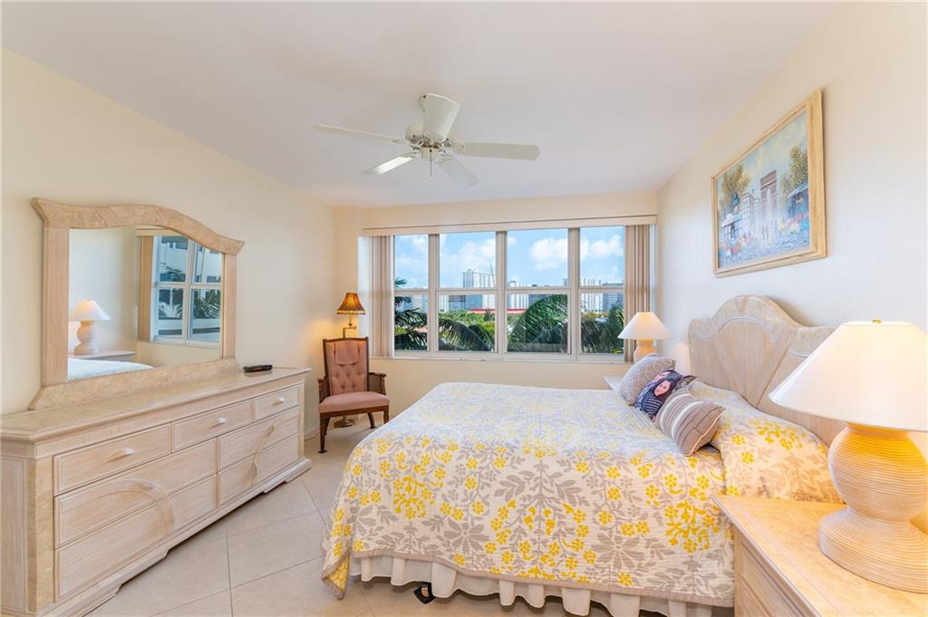 Coral Ridge Towers North - Residential