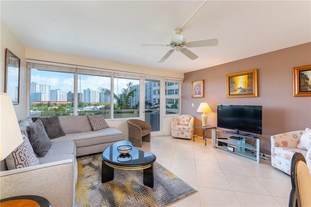 Coral Ridge Towers North - Residential