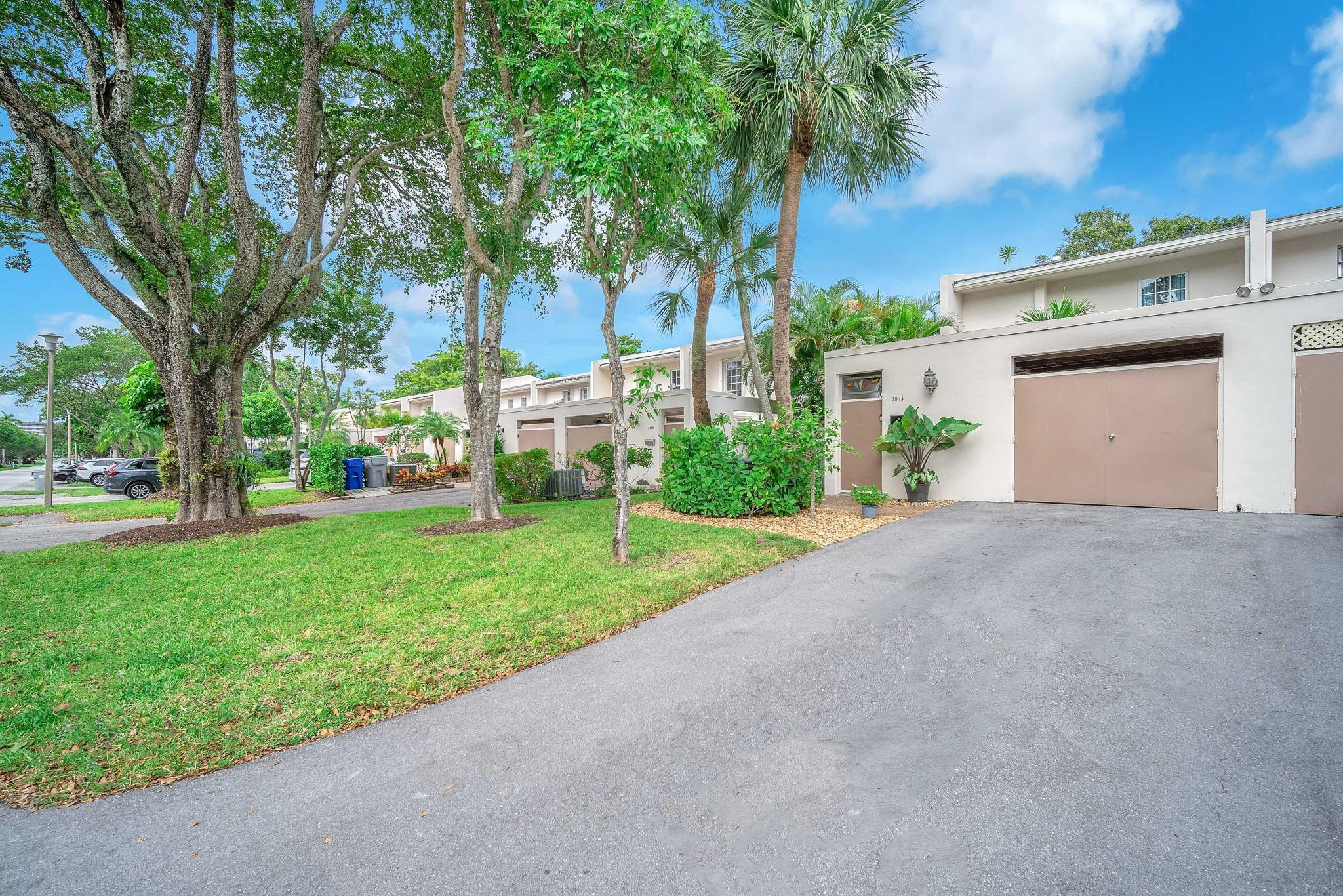NO 1 PALM-AIRE COUNTRY CLUB - Residential