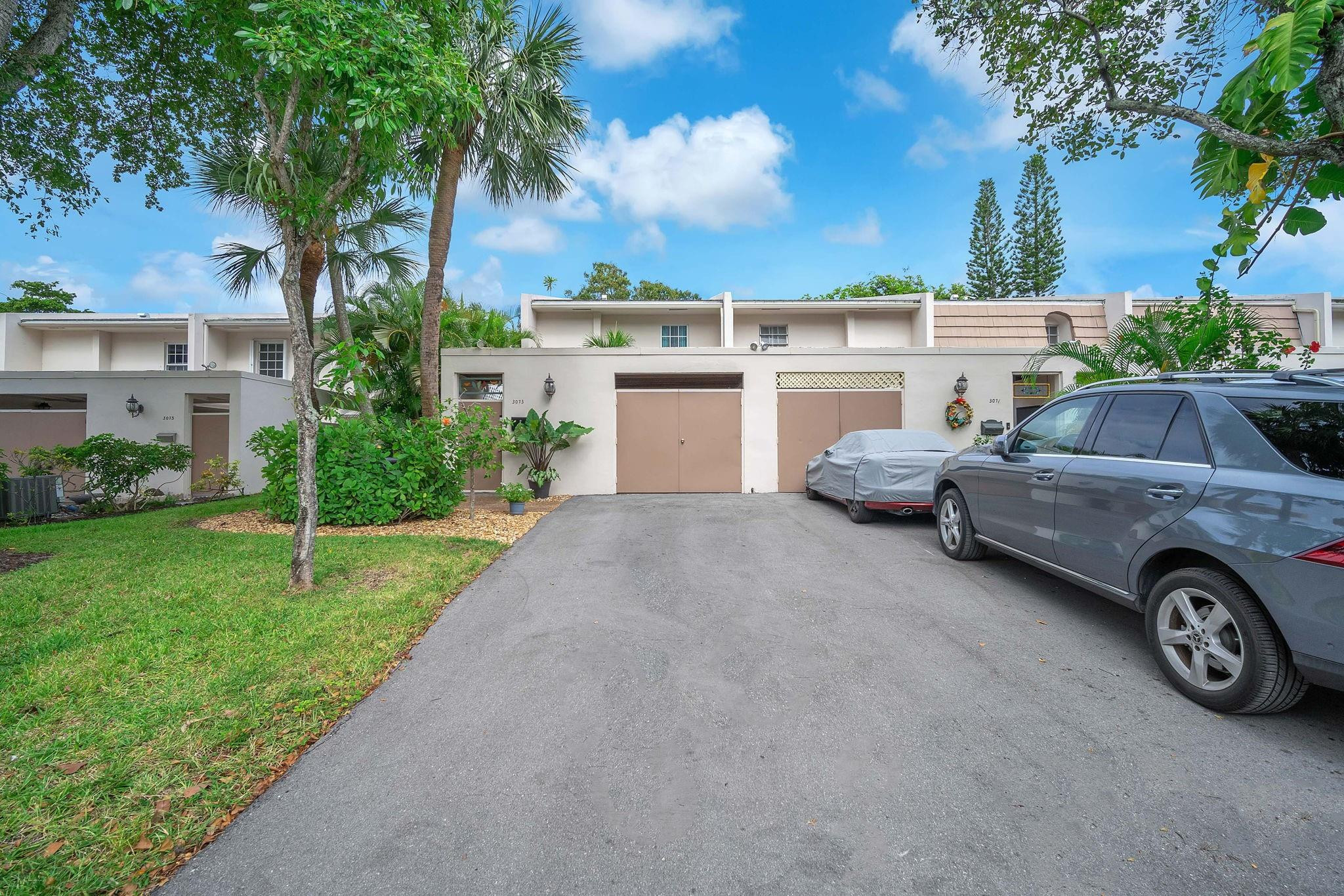 NO 1 PALM-AIRE COUNTRY CLUB - Residential