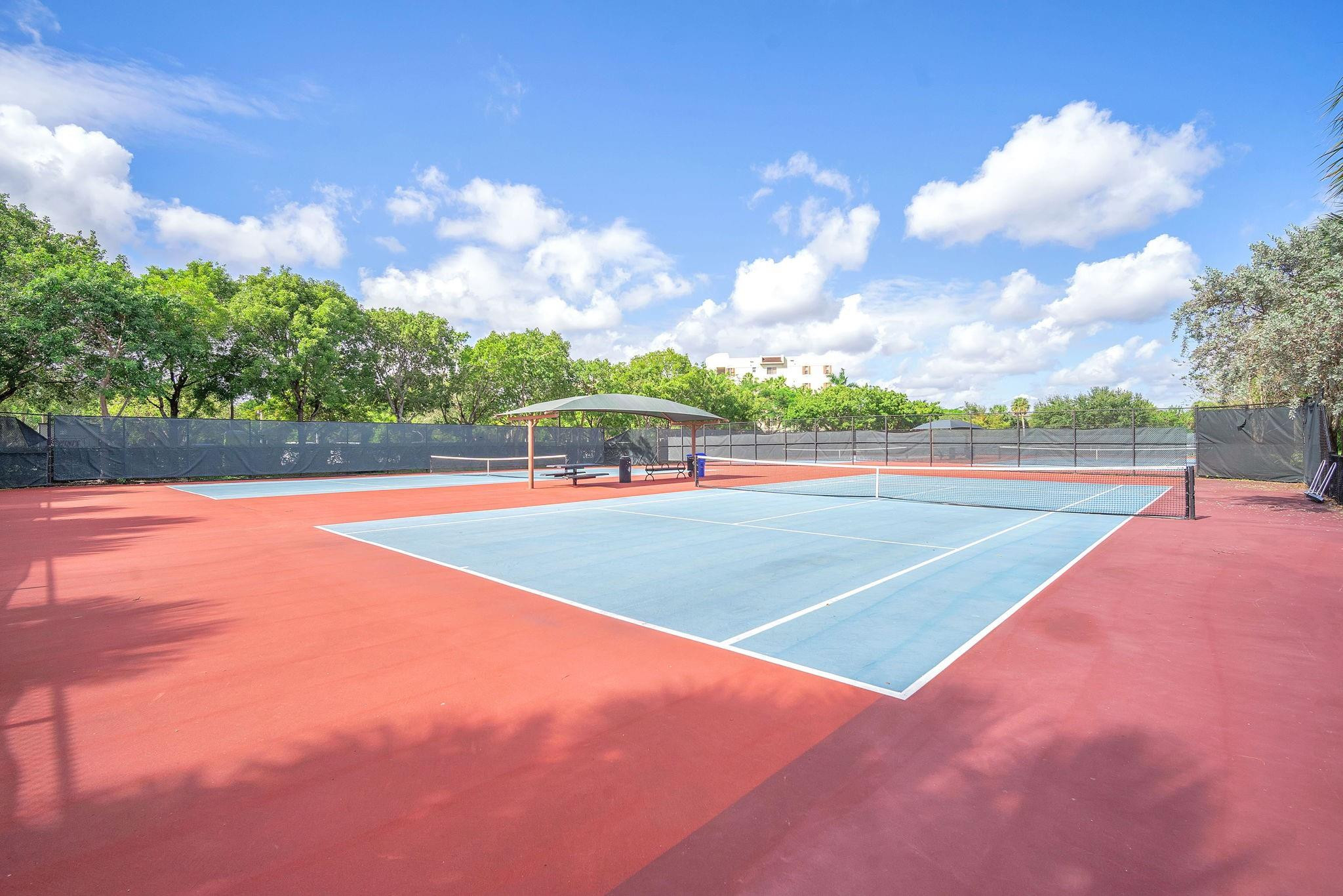 NO 1 PALM-AIRE COUNTRY CLUB - Residential