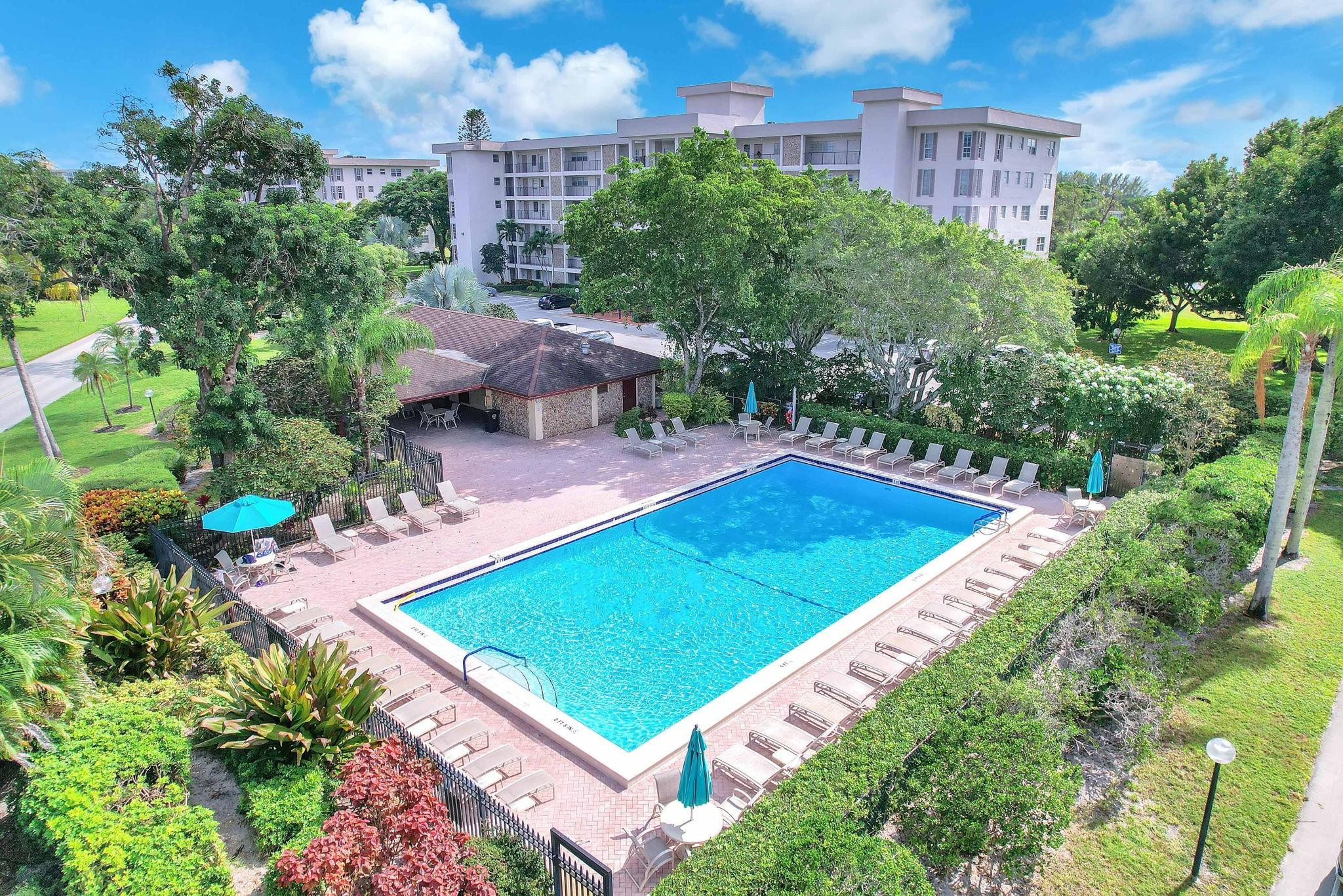 NO 1 PALM-AIRE COUNTRY CLUB - Residential