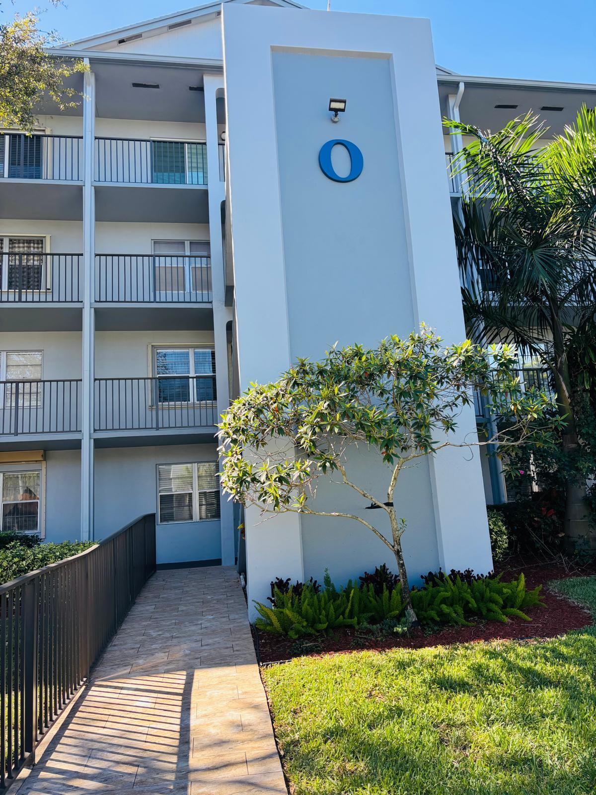 Great corner unit on the convenient first floor. Pool in front, washer/dryer in unit, central air. The community has a beautiful club house and lots of amenities. Main entrance at 136 and Pines Blvd. By appointment. Call with 24 hours of anticipation please.