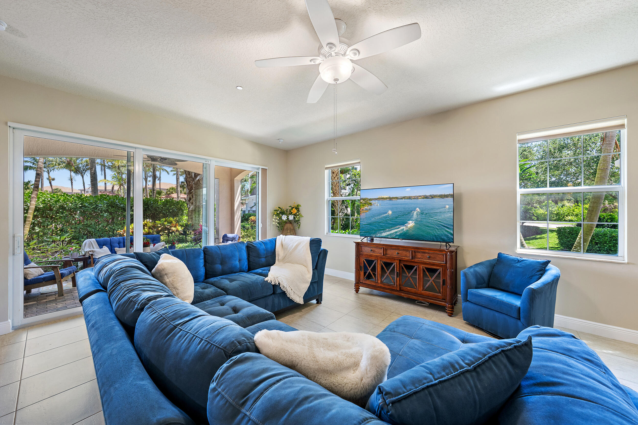 Frenchman's Harbor - Residential