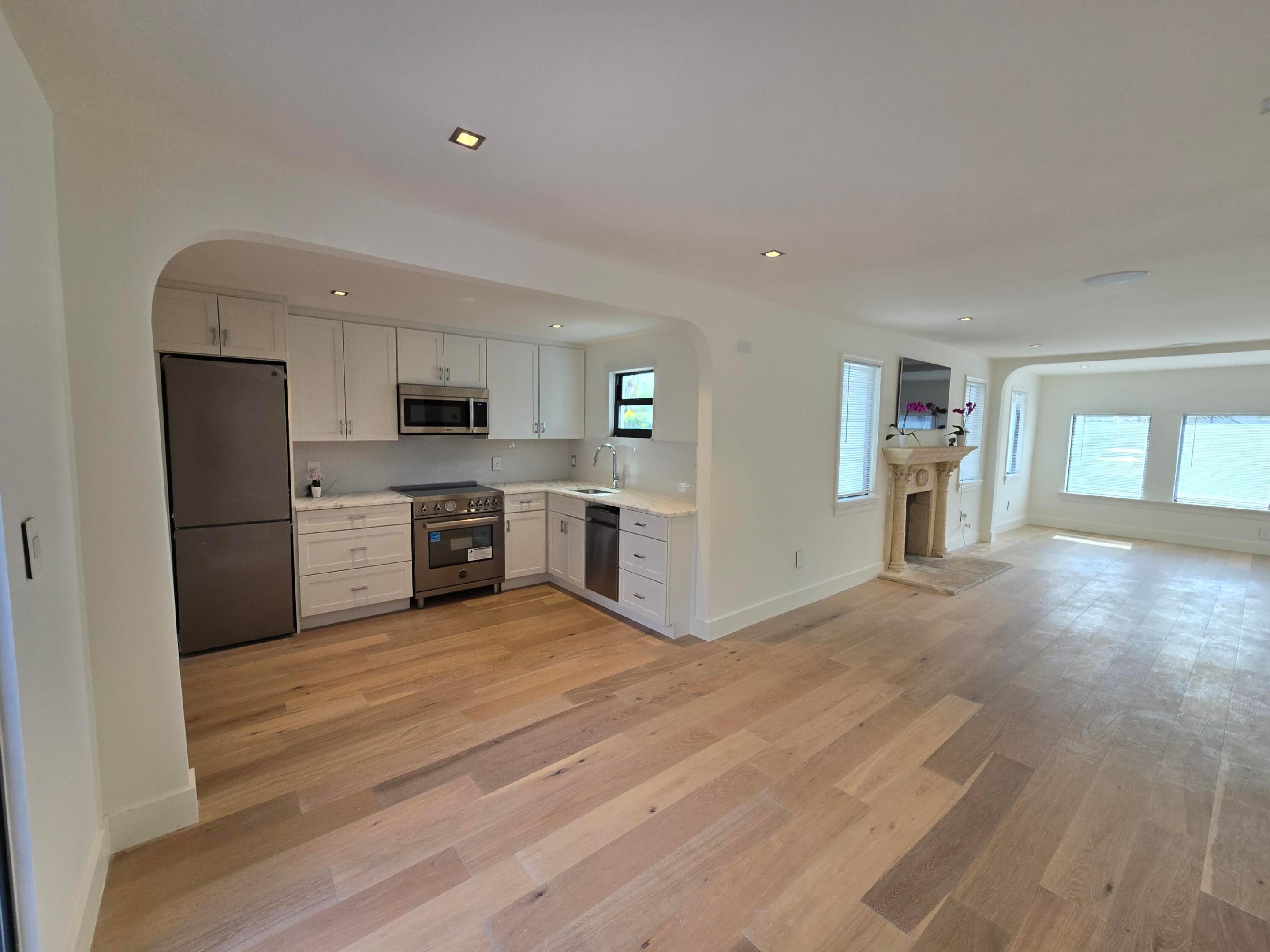 ESTATES OF SOUTH PALM BEACH - Residential Lease
