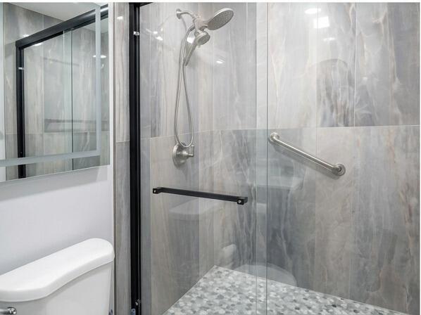 UPMINSTER B CONDO - Residential Lease