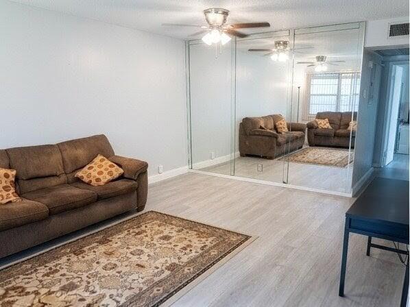 UPMINSTER B CONDO - Residential Lease