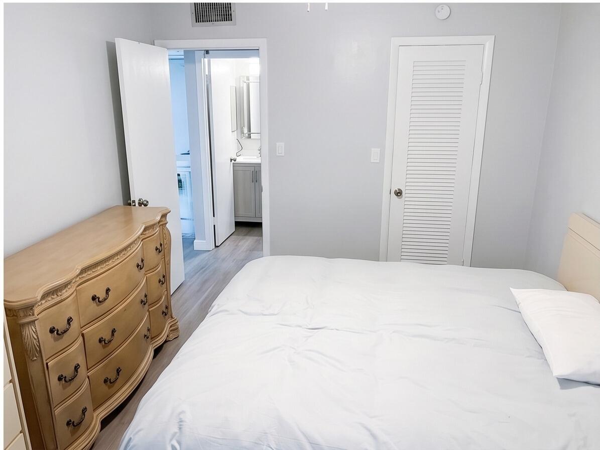 UPMINSTER B CONDO - Residential Lease