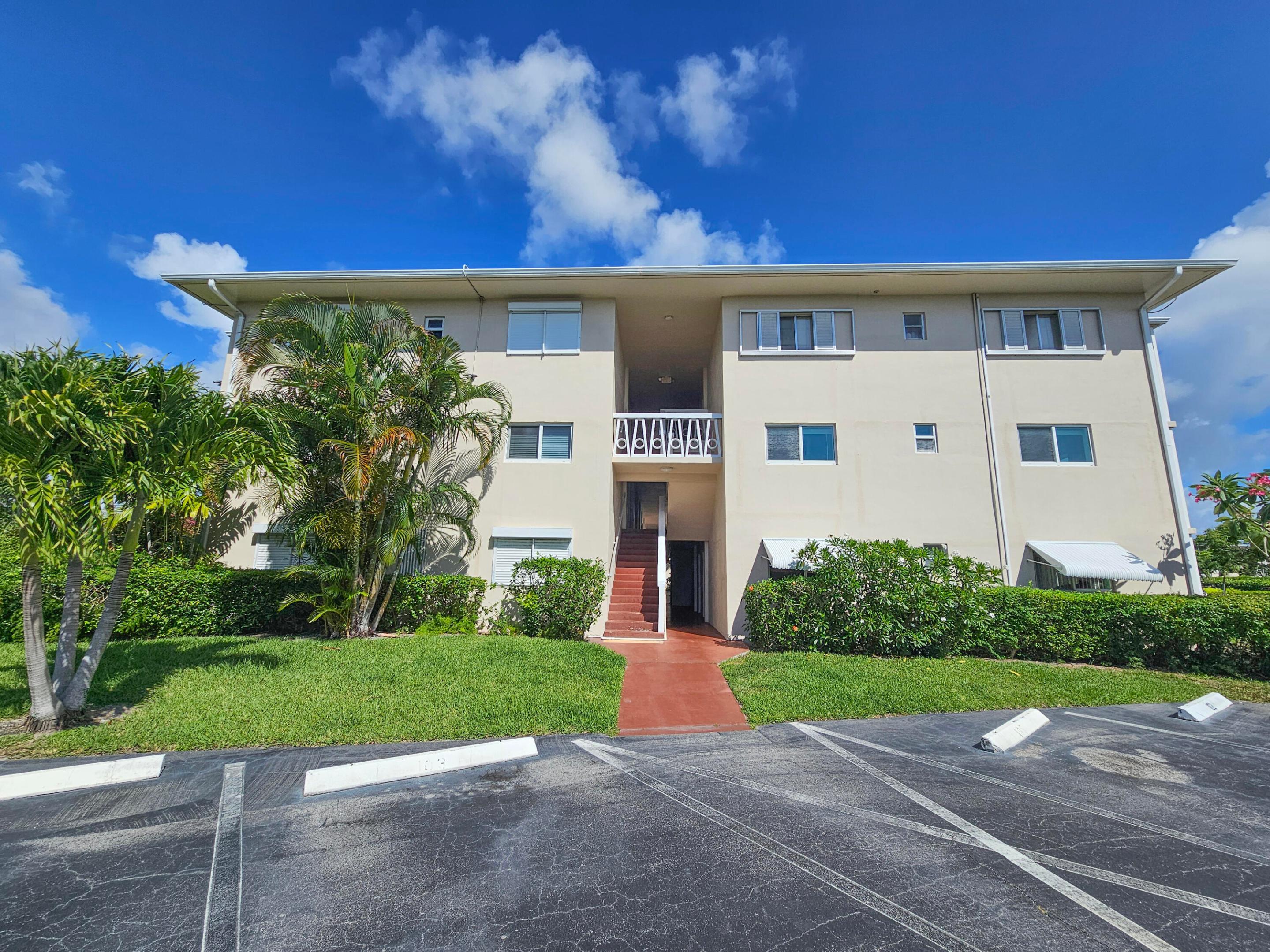 LAKE CLARKE GARDENS - Residential