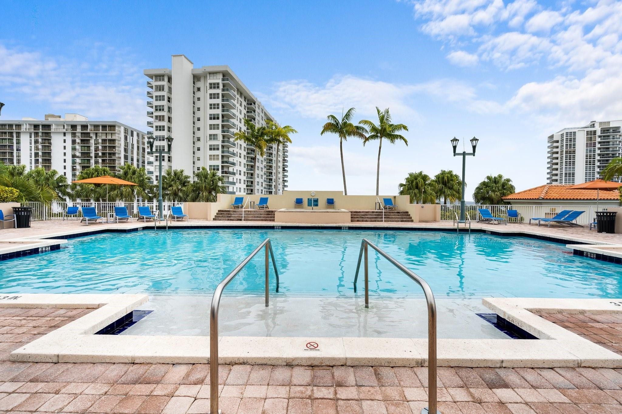 TIDES AT BRIDGESIDE SQUARE - Residential