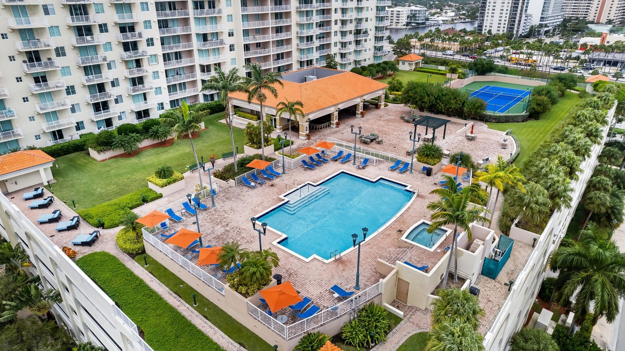TIDES AT BRIDGESIDE SQUARE - Residential
