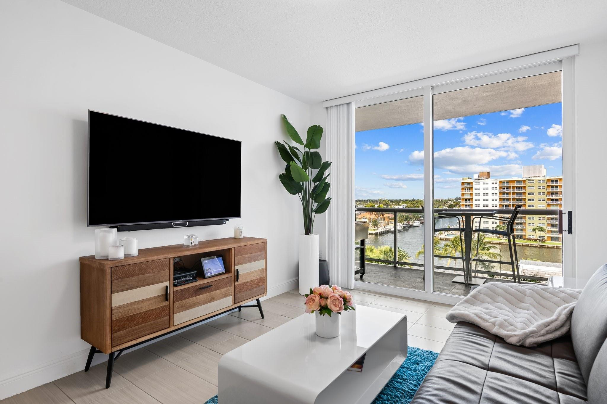 TIDES AT BRIDGESIDE SQUARE - Residential