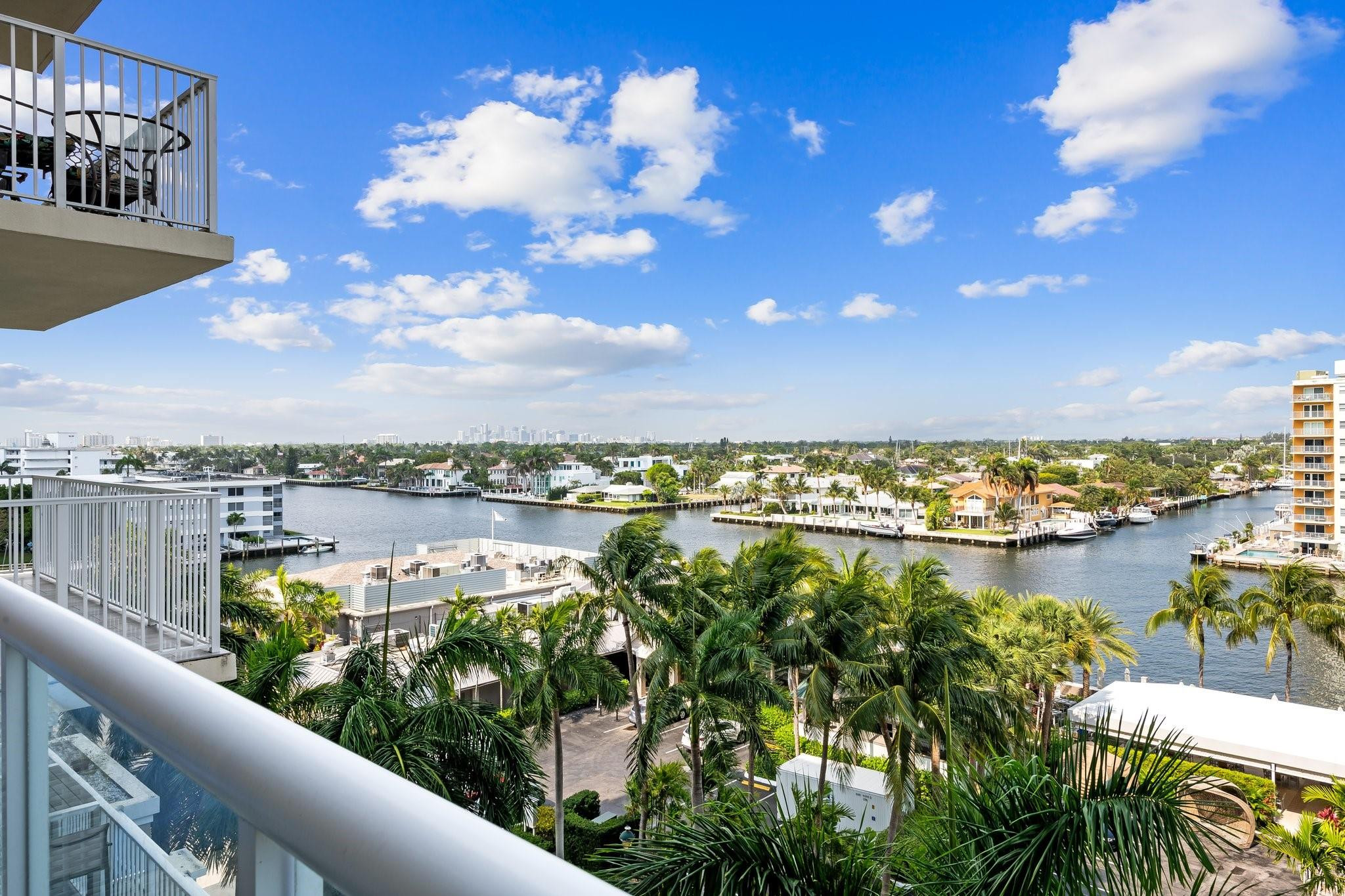 TIDES AT BRIDGESIDE SQUARE - Residential